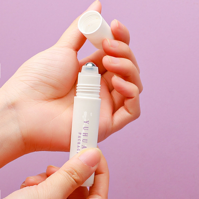 rollo plástico de 10ml 15ml PP en logotipo modificado para requisitos particulares color blanco de la botella