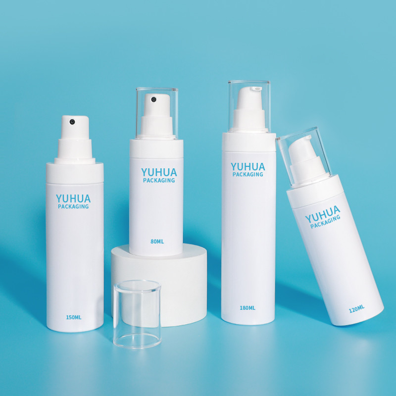 Logotipo personalizado 120ml 150ml 180ml Botella de bomba de pulverización de plástico blanco con pulverización de niebla fina
